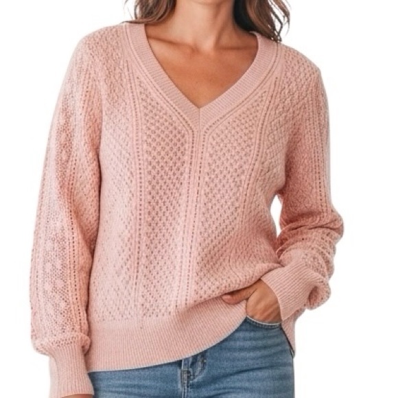 White House Black Market Sweaters - NWOT White House Black Market Pink Knit V-neck Sweater L